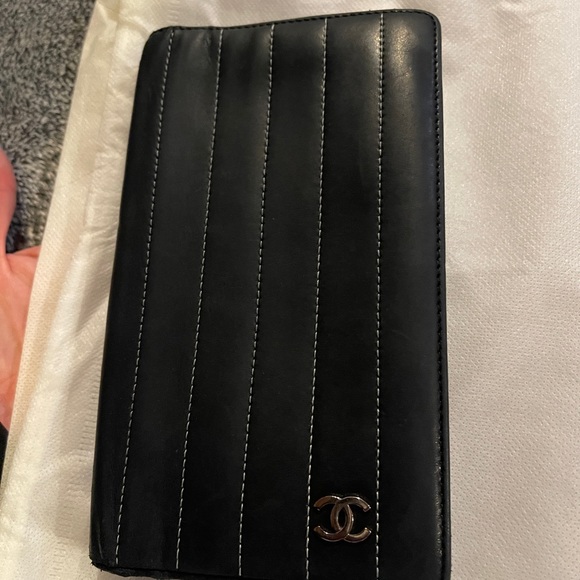 Authentic Mademoiselle Ligne Topstitched Bifold Black Lambskin Clutch - Picture 3 of 9